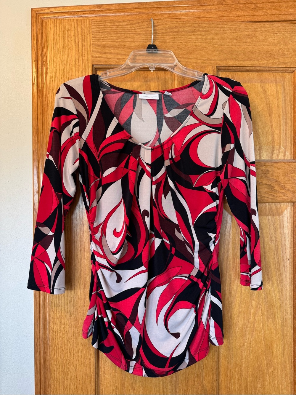 New York & Company Women Red Black Abstract Swirl Ruched 3/4 Sleeve Blouse, Sz S